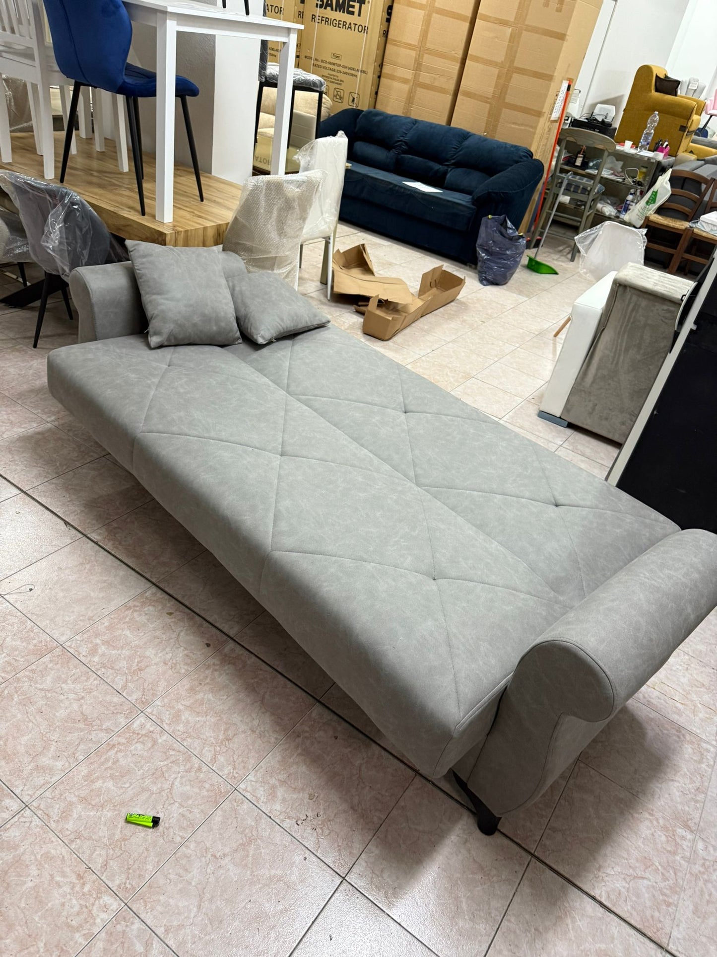 DIVANO LETTO CON CASSETTONE CLICK CLACK GRIGIO CHIARO